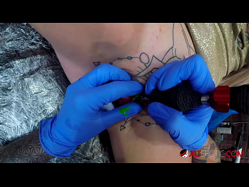 ❤️ Ekstreem tattooed hottie Sully Savage krige in tattoo op har klitoris ❤❌ Anale porno by porno fy.sitevox.top